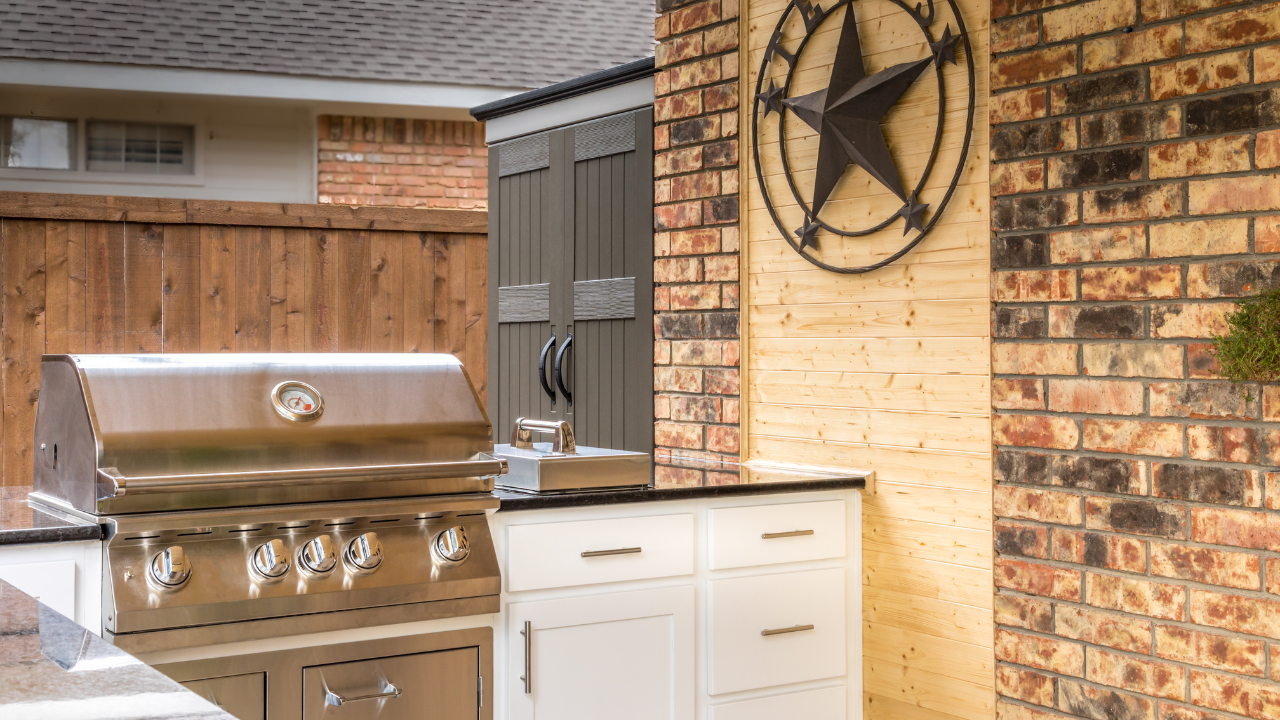 outdoor kitchen