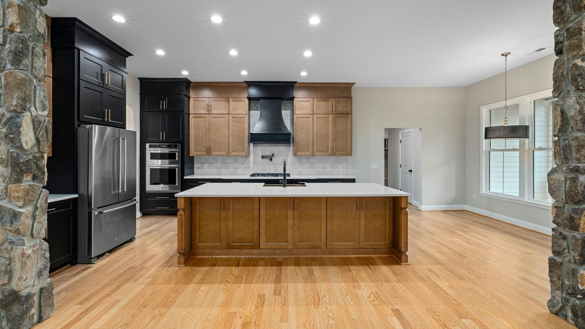 A visual guide highlighting common kitchen renovation mistakes to avoid for a successful remodeling project.